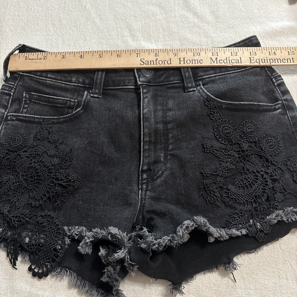American Eagle Shorts Black Super Stretch Lace Distressed Boho Festival Sz4 - Picture 5 of 9